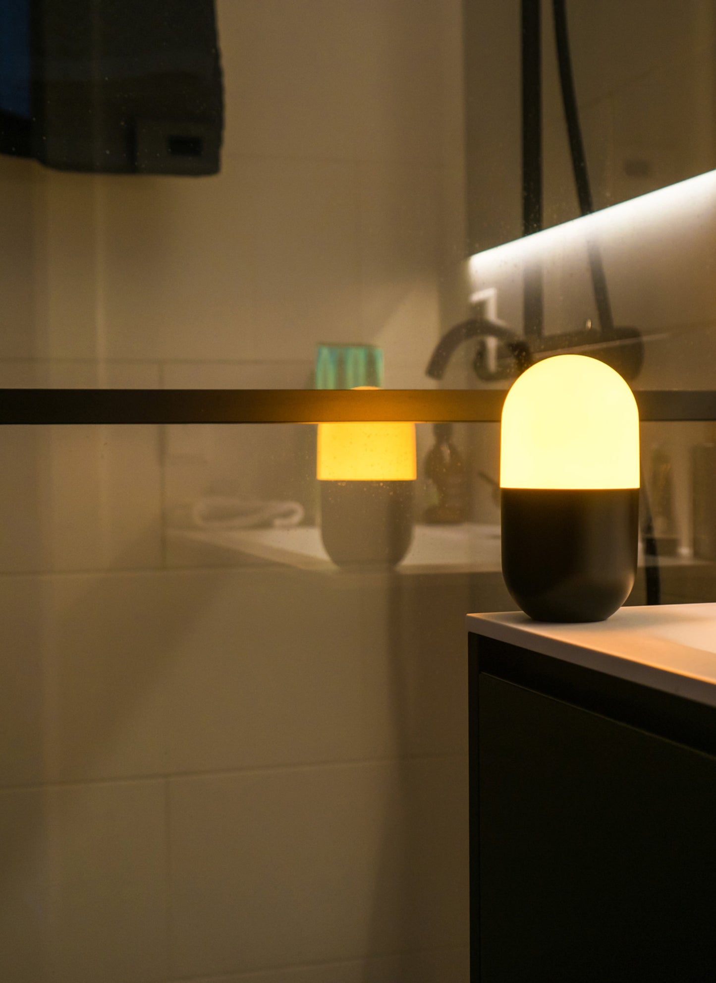 Lucis™ Wireless Lighting 3.0 Full Color Twist